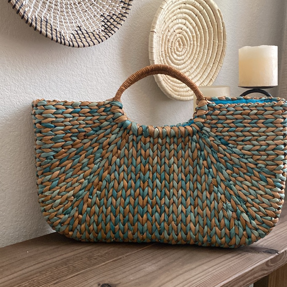 Gap Straworld Large Tote/ Bag View 2